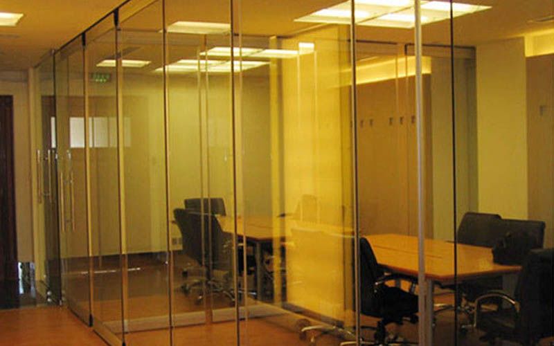 Стеклянные офисные перегородки с противоударным стеклом